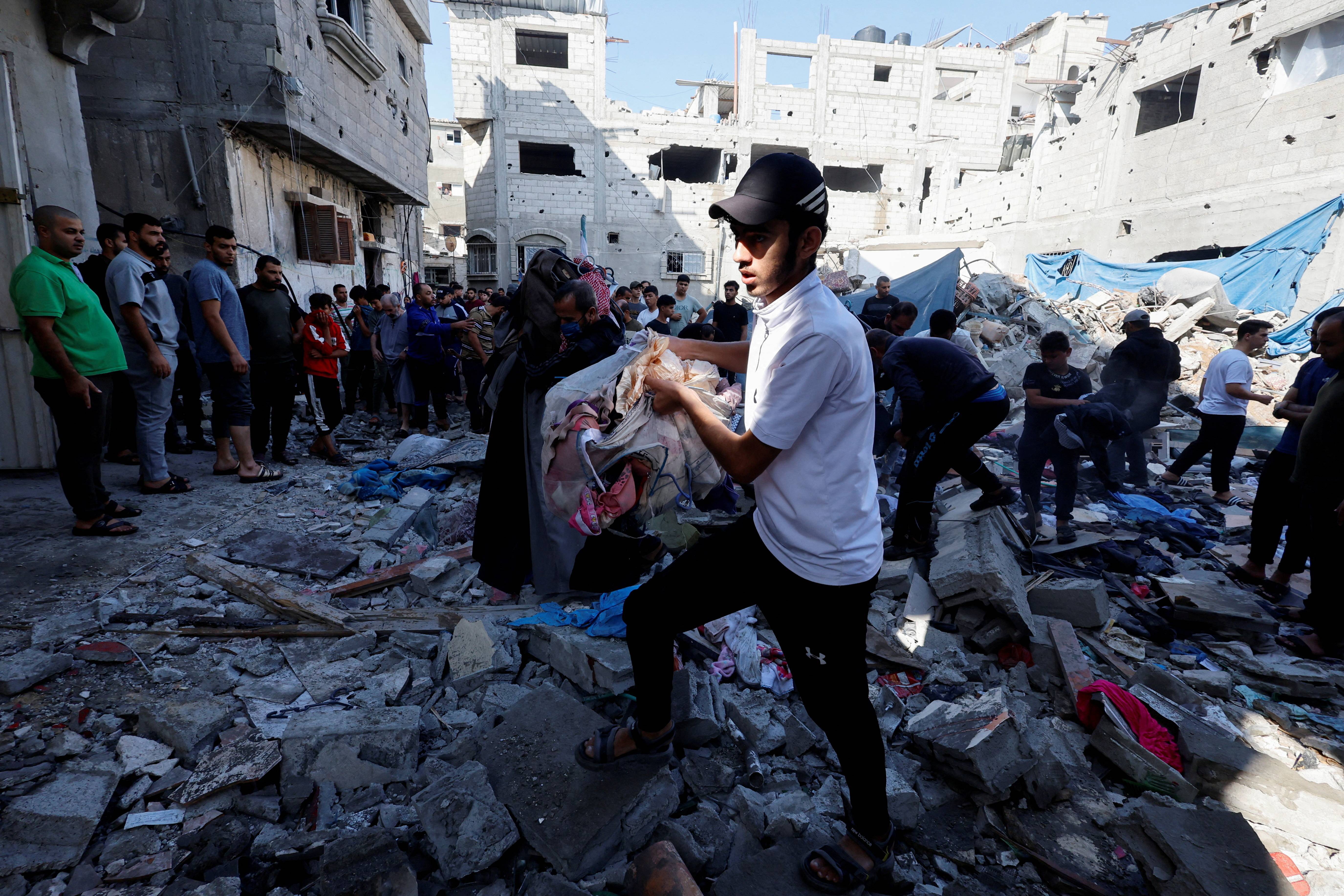 Aftermath of an Israeli strike on a house, in Khan Younis